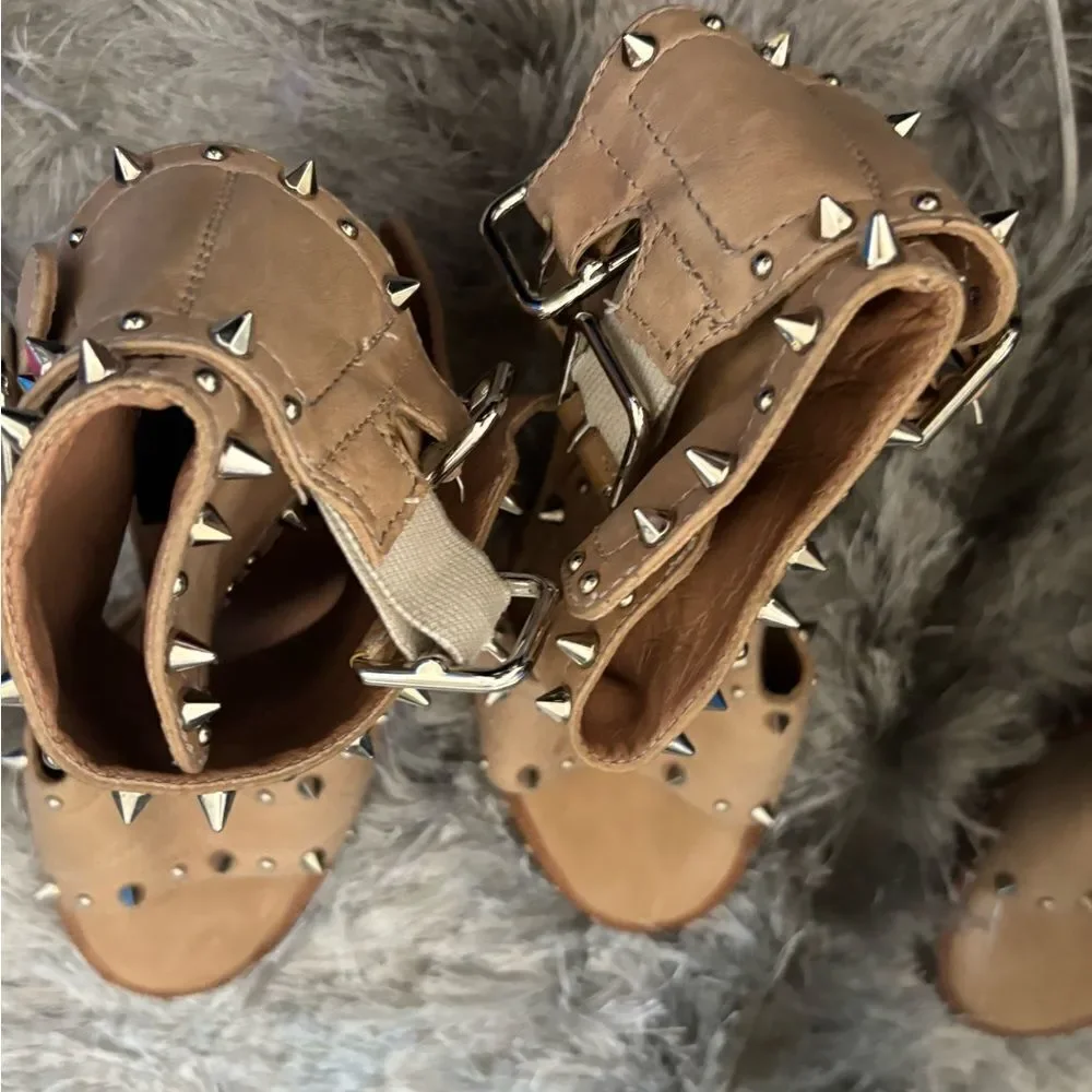 Laurence Dacade liquidation sale